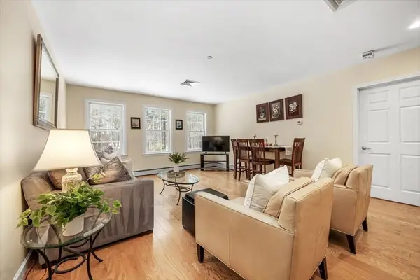 7 Assinippi Ave #205, Norwell, MA 02061