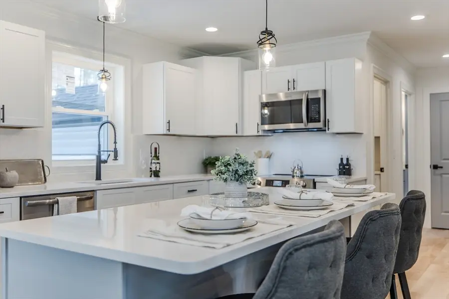 32 Country Ln, Palmer, MA 01069 - Image #2