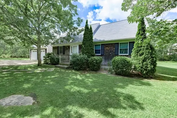 68 Twentieth Street South, Edgartown, MA 02539