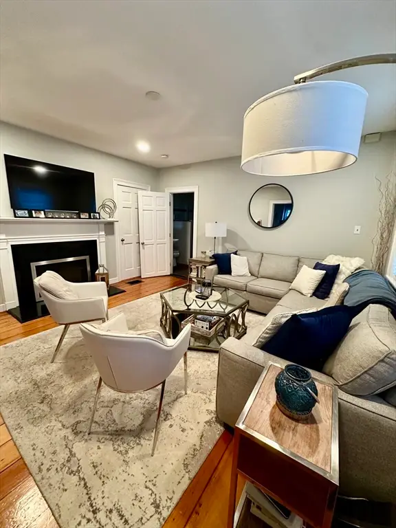 113 High St #3, Boston, MA 02129