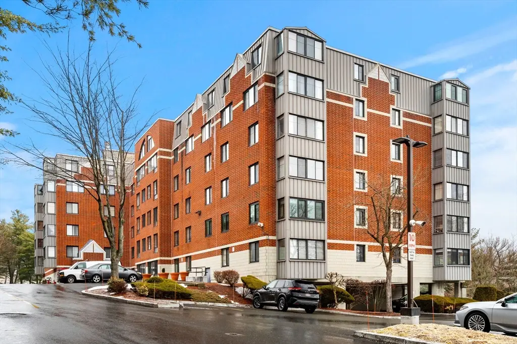 100 Ledgewood Dr #117, Stoneham, MA 02180 - Image #1