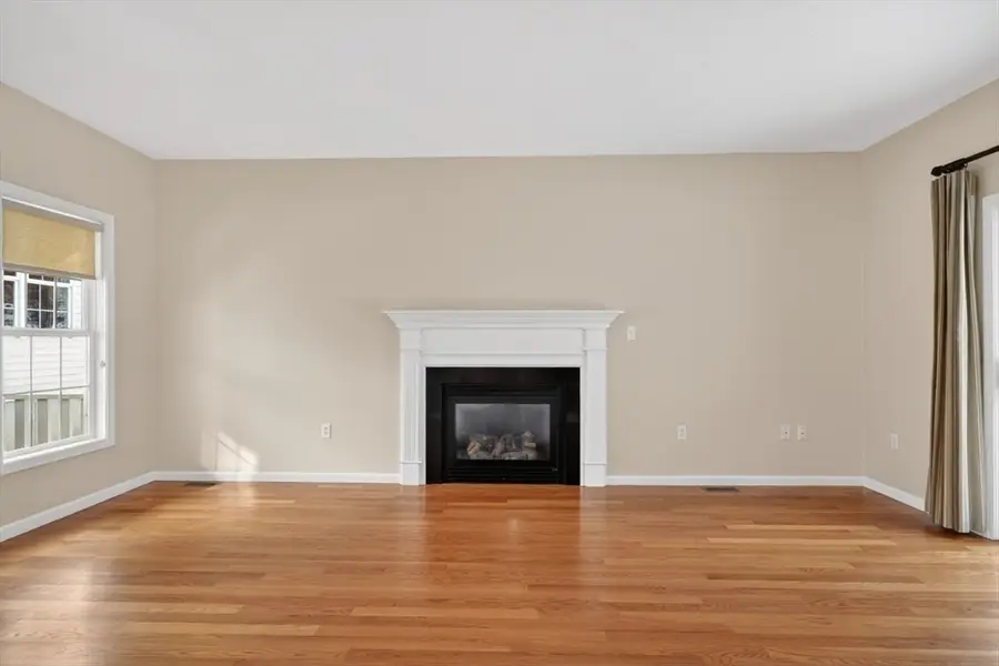 19 Village Cir #19, Milford, MA 01757 - Image #3