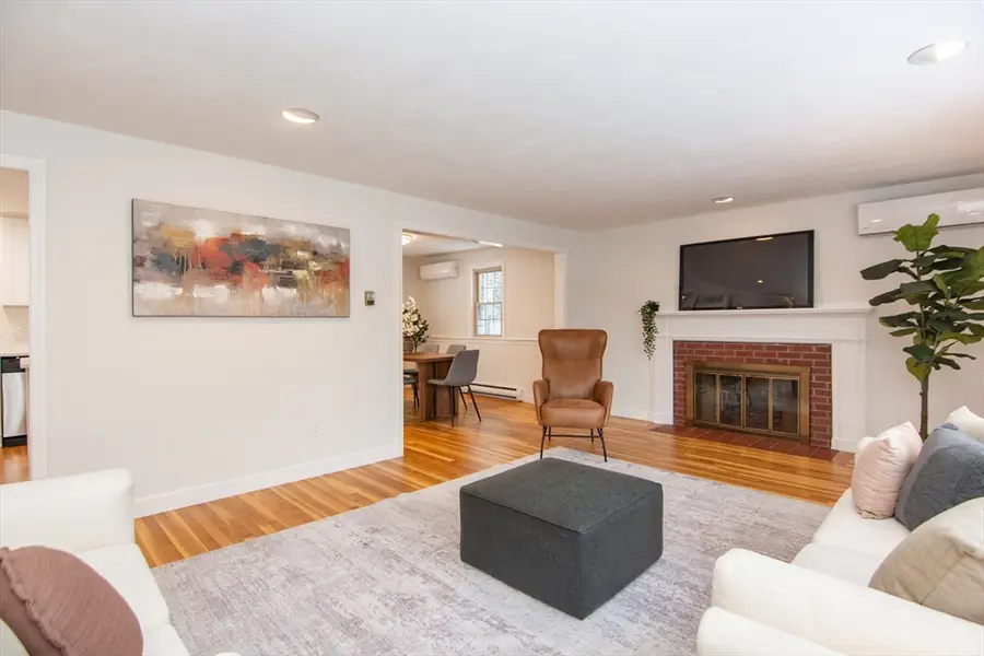 327 Singletary Ln, Framingham, MA 01702 - Image #3