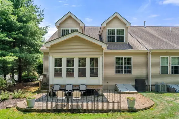 26 Stonebridge Dr #26, Hanson, MA 02341