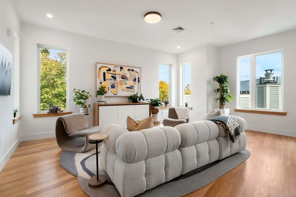 58 Kent #404, Brookline, MA 02445 - Image #1