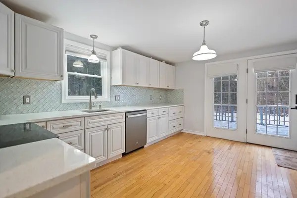 15 Canterbury Forest #B, Plaistow, NH 03865