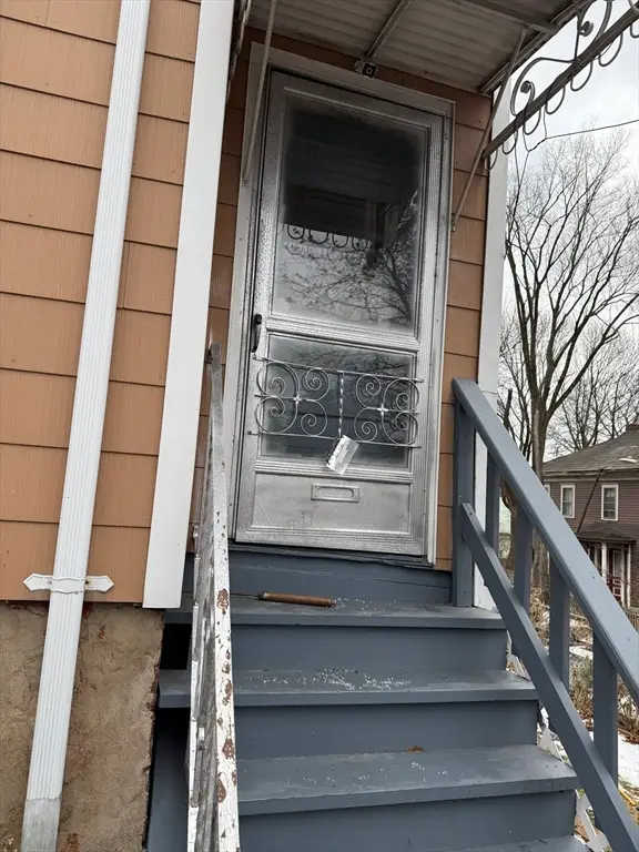 4 Maxwell Ct, Worcester, MA 01607 - Image #2