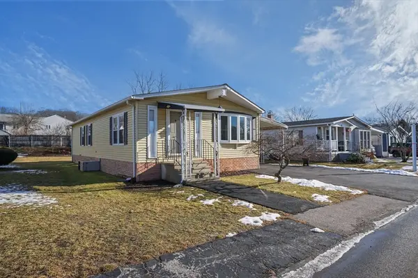 47 Castle Rd, Attleboro, MA 02703