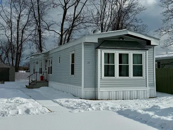 15 Nelligan Dr, Chicopee, MA 01020