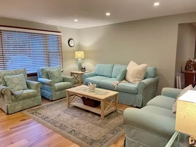 33 Easterly Dr, Sandwich Town, MA 02537 - Image #2