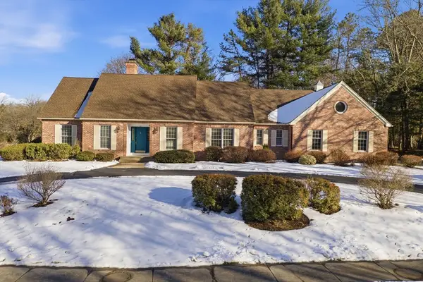 53 Ashford Rd, Longmeadow, MA 01106