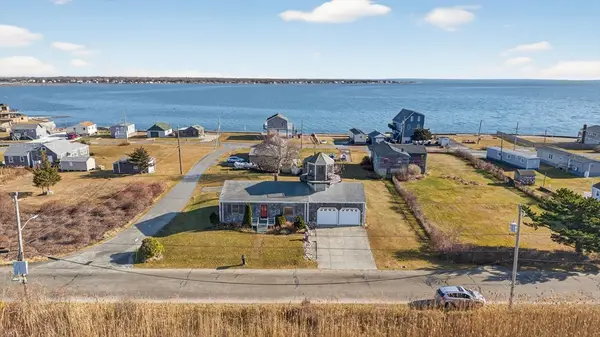 871 Sconticut Neck Rd, Fairhaven, MA 02719