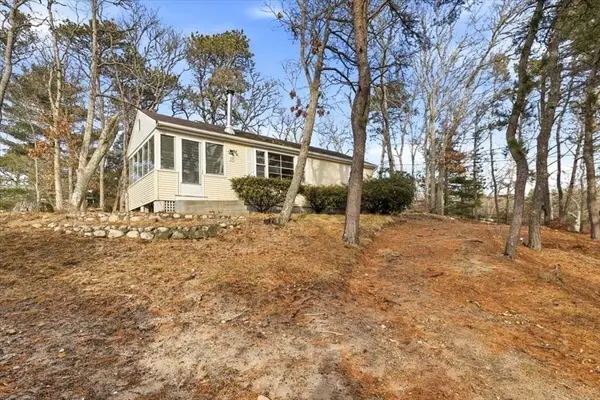 53 Carters Bridge Rd, Plymouth, MA 02360