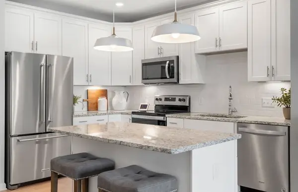 5 Peters Farm Way #105, Westborough, MA 01581