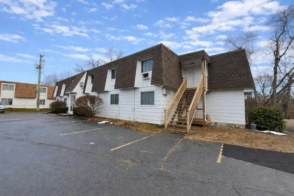 8 New Plainville Rd, New Bedford, MA 02745