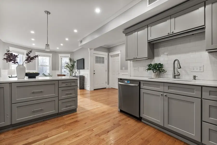 52 Lithgow St #2, Boston, MA 02124 - Image #2