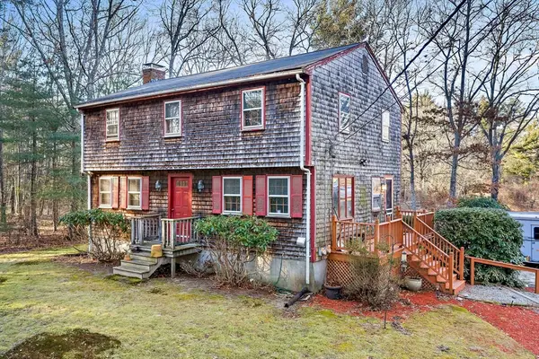 15 Forest St, Plympton, MA 02367