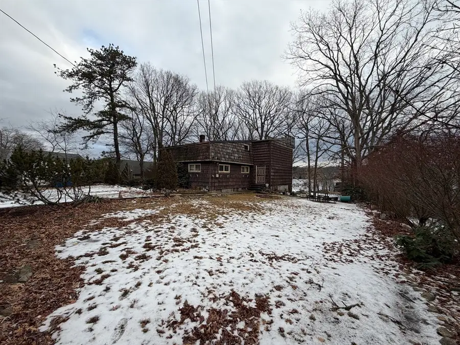 133 Lakeshore Dr, Blackstone, MA 01504 - Image #3