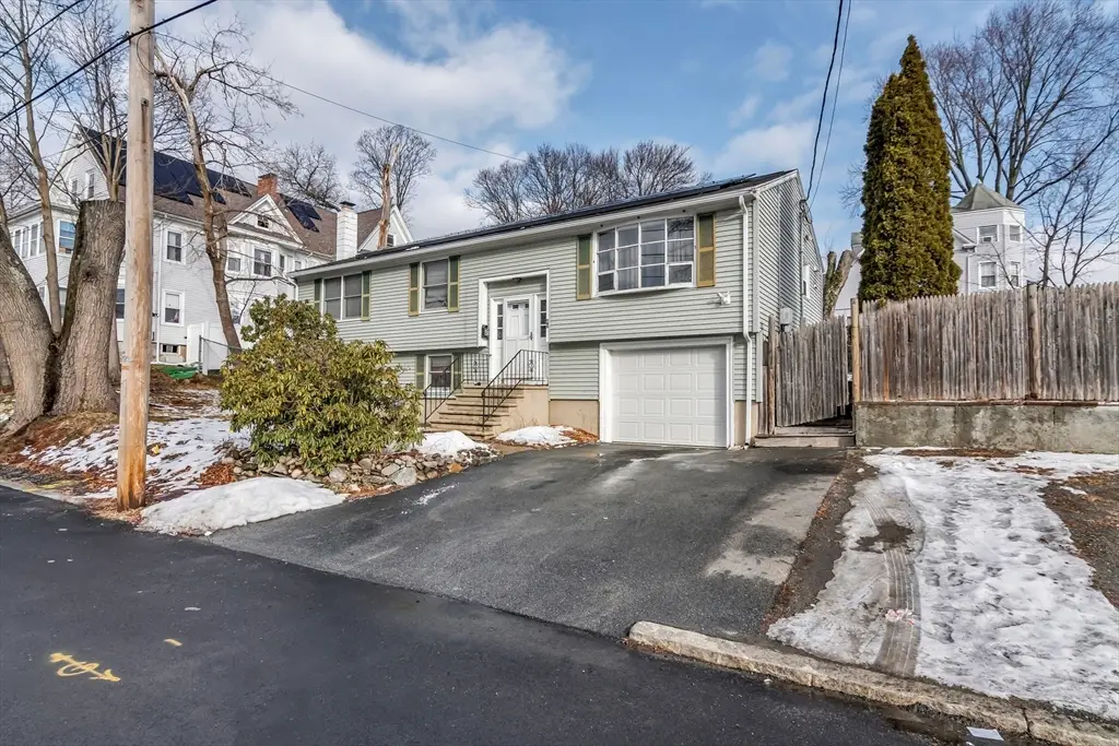 45 Middlebury St, Lawrence, MA 01841 - Image #1