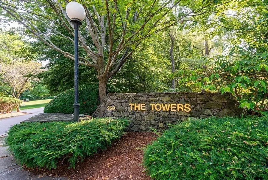 250 Hammond Pond Parkway #1505N, Newton, MA 02467 - Image #2