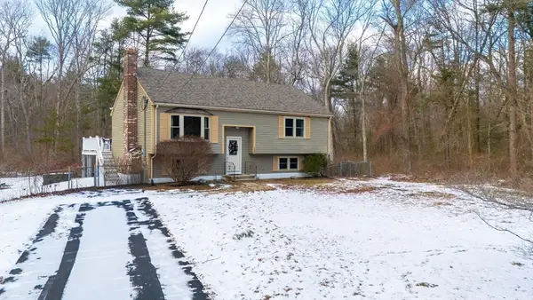 26 Barrows Ct, Norton, MA 02766