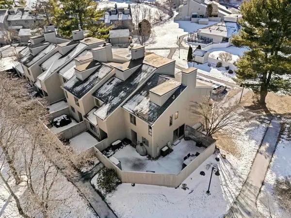 30 Mill Pond #30, North Andover, MA 01845