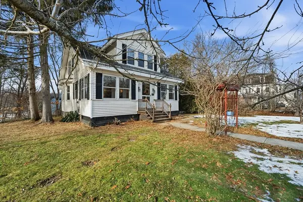 21 High St, Pepperell, MA 01463