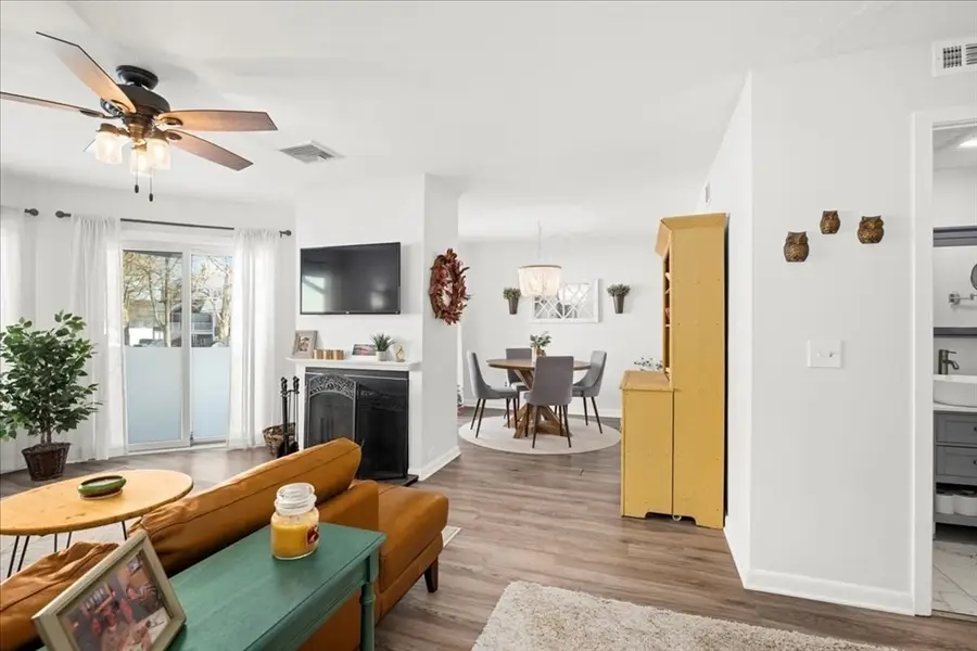 306 Beacon Park #306, Webster, MA 01570 - Image #2