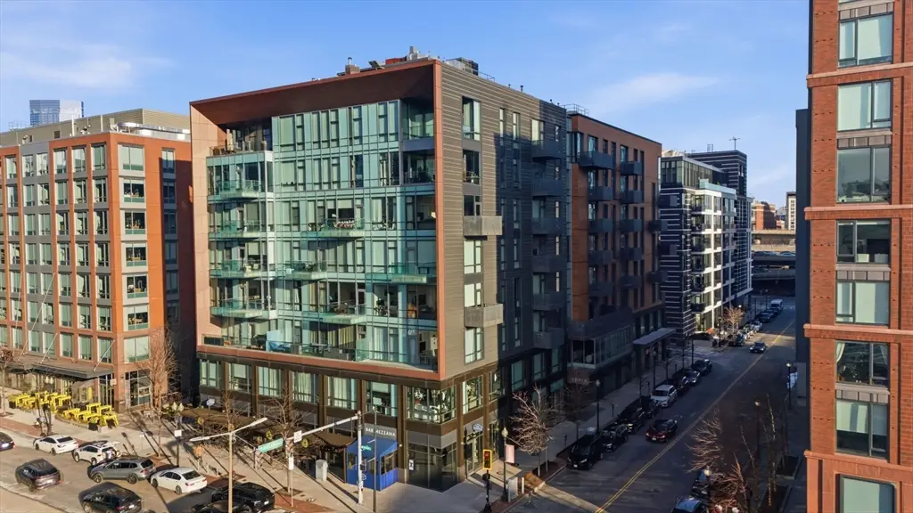 32 Traveler St #411, Boston, MA 02118 - Image #1