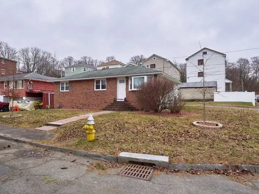 29 Dillon St, Worcester, MA 01604 - Image #3