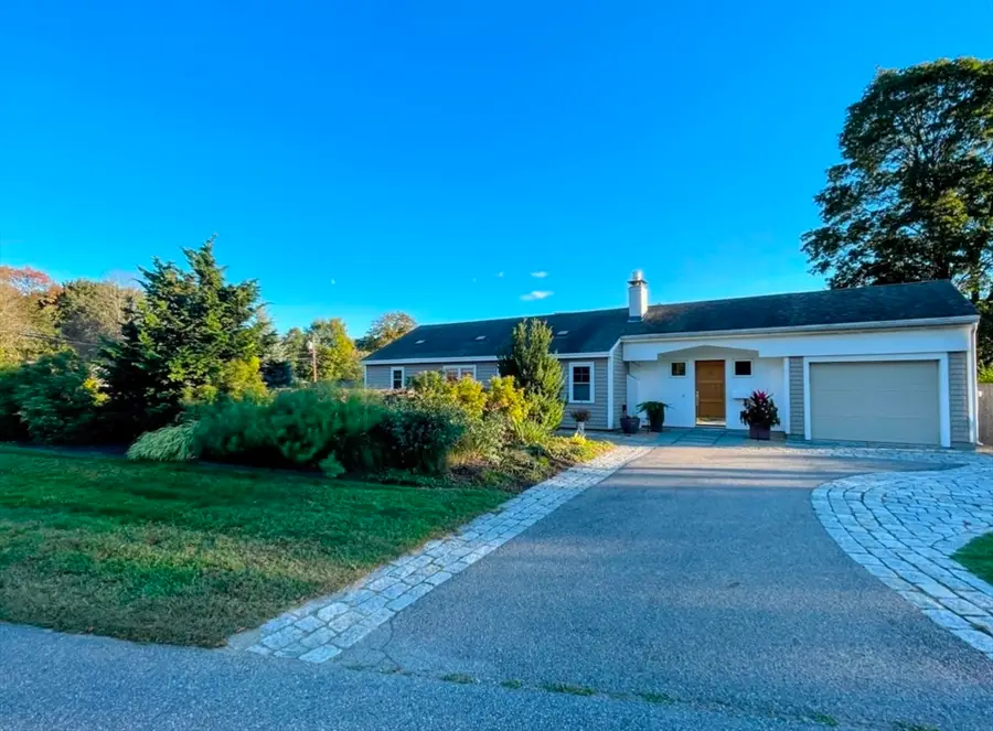 2 Melville Pl, Wayland, MA 01778 - Image #3
