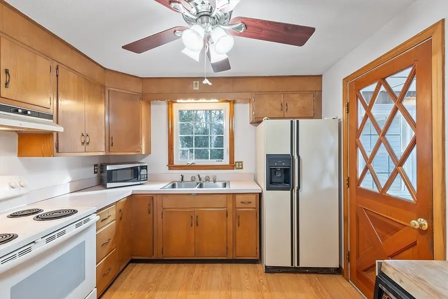 46 Woodruff Road, Clinton, MA 01510 - Image #3