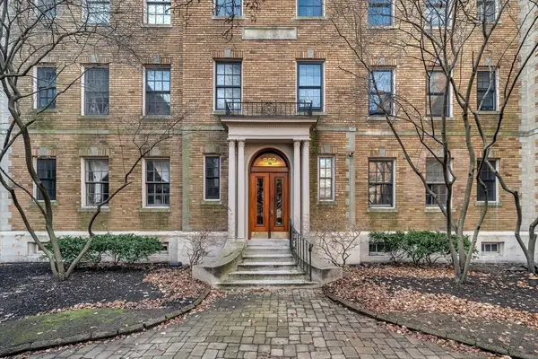 860 Massachusetts Ave #852-3, Cambridge, MA 02139