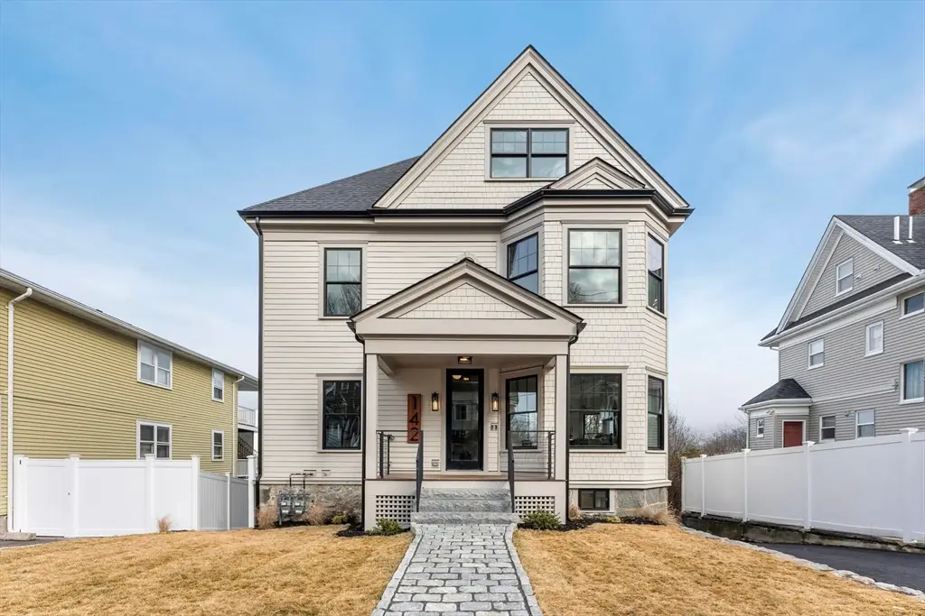 142 Metropolitan #2, Boston, MA 02131 - Image #1