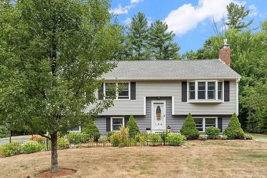 109 Townsend St, Pepperell, MA 01463 - Image #2