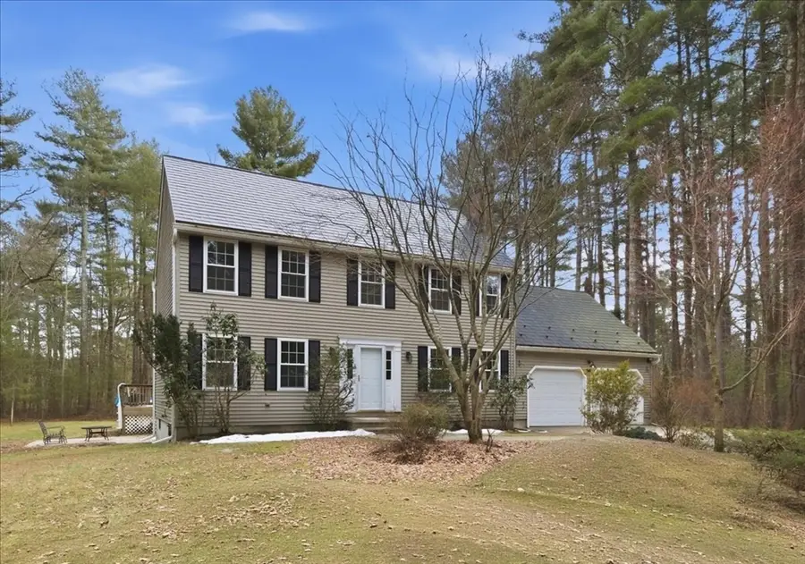 66 Box Pond Dr, Bellingham, MA 02019 - Image #2