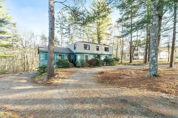 31 Mohawk Rd, Andover, MA 01810