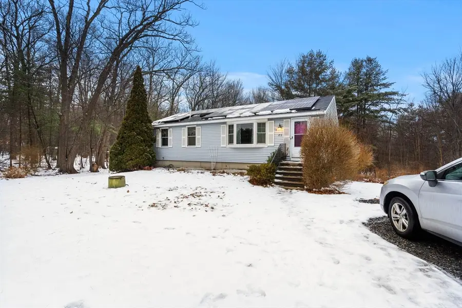 82 Monroe St, Amesbury, MA 01913 - Image #3