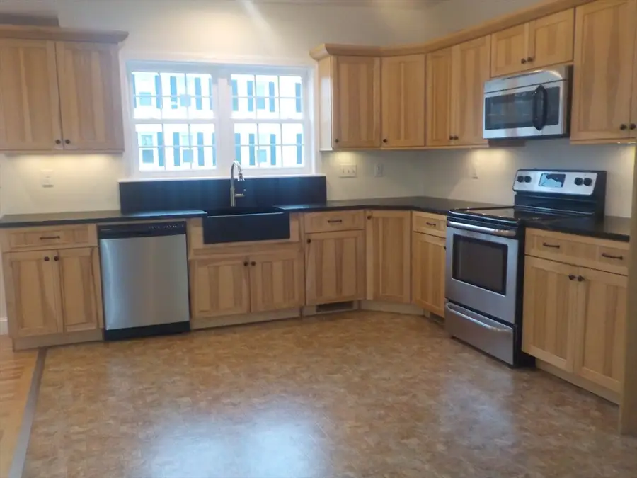 12 Market Street, Blackstone, MA 01504 - Image #2