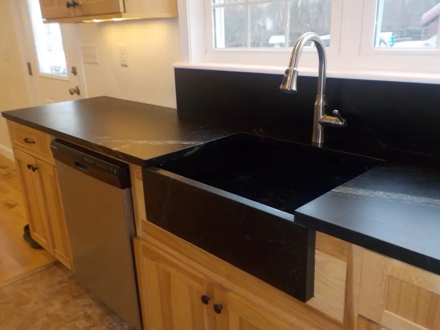 12 Market Street, Blackstone, MA 01504 - Image #3