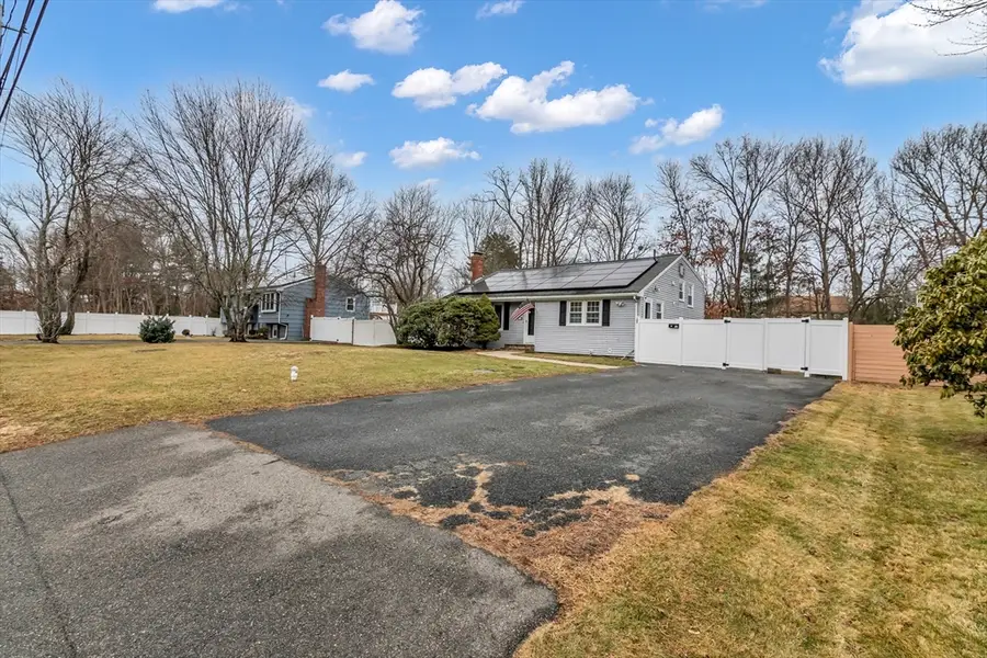 157 Spring St, East Bridgewater, MA 02333 - Image #2