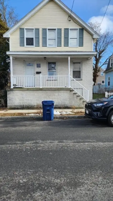 128 Cedar St, New Bedford, MA 02740