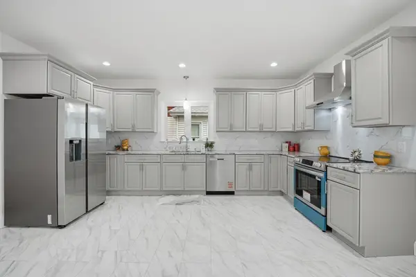 11 Herman St, Springfield, MA 01108