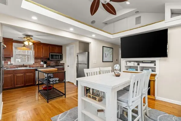 38 Newport Rd, Hull, MA 02045