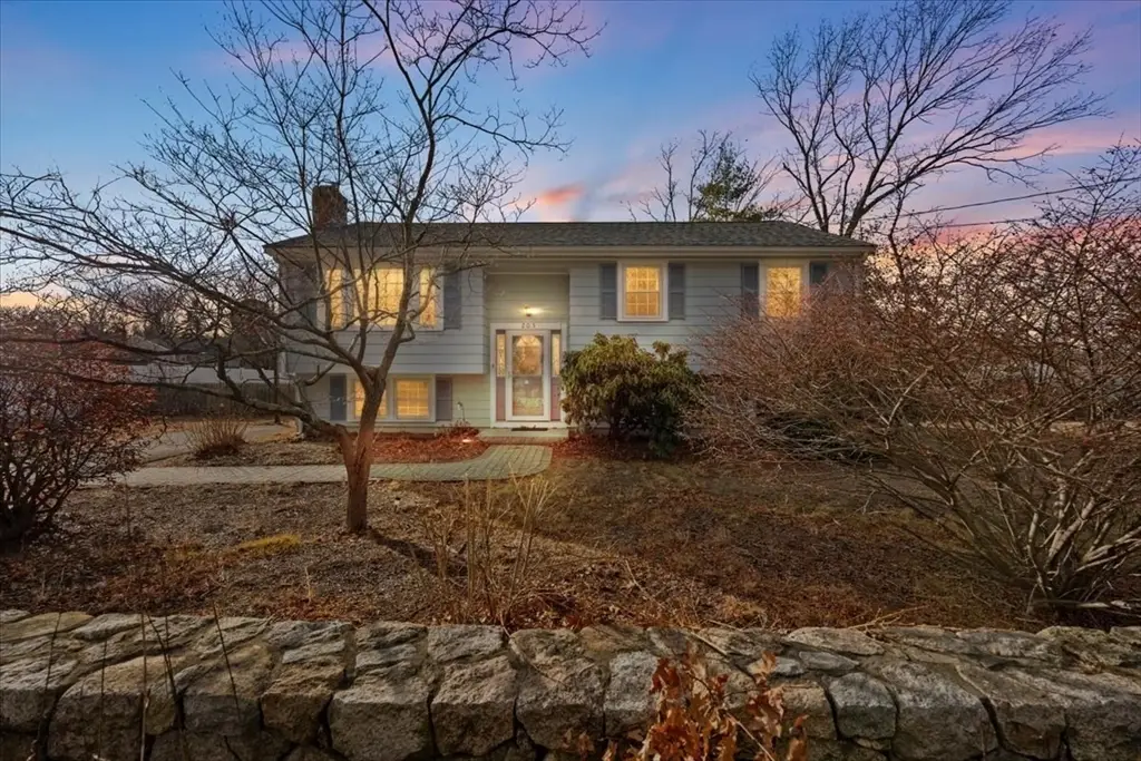 205 Pond St, Rockland, MA 02370 - Image #1