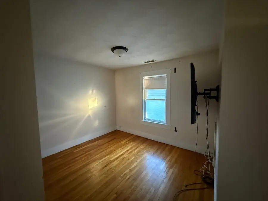 4 Frye St, Lowell, MA 01851 - Image #3