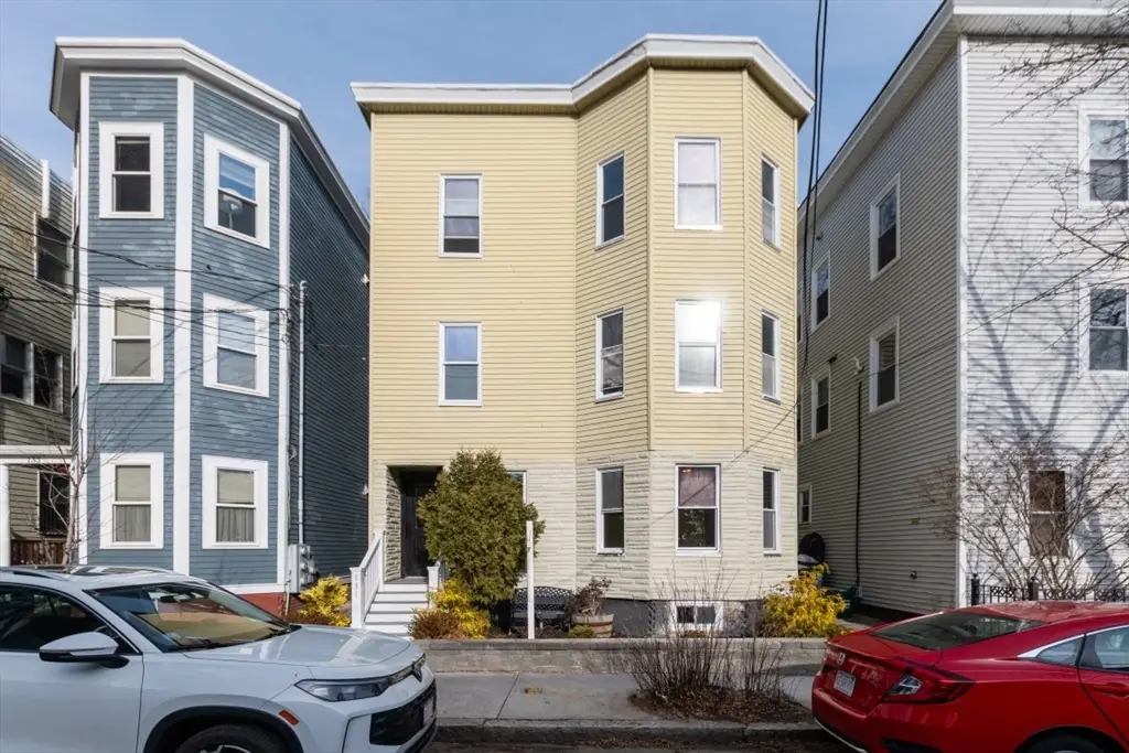 131 Erie St #1A, Cambridge, MA 02139 - Image #1