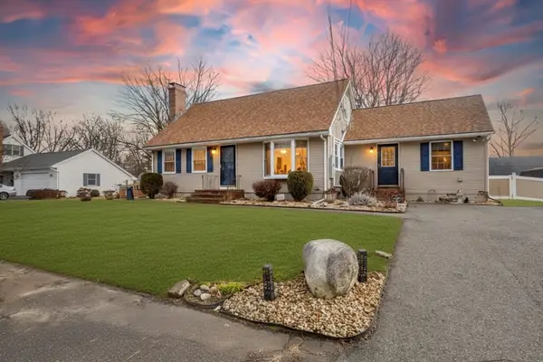 47 Roberta Cir, Agawam, MA 01001