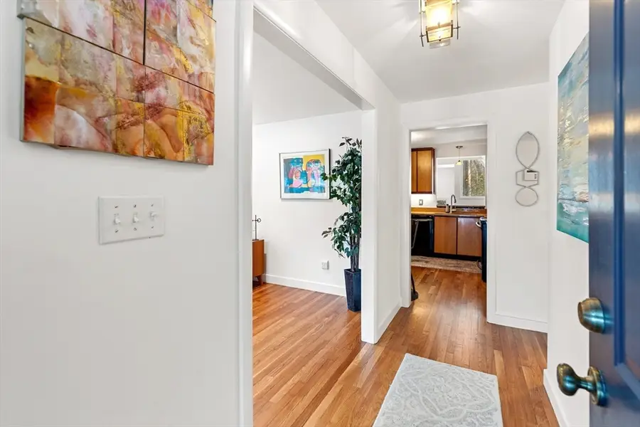 20 Wildwood Dr, Bedford, MA 01730 - Image #2