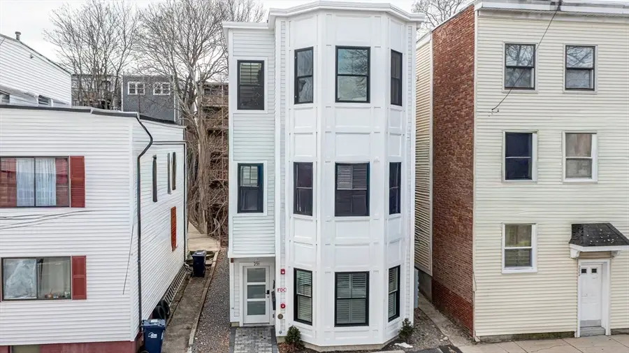 231 Everett St #1, Boston, MA 02128 - Image #3